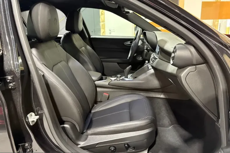 Alfa Romeo Giulia din 2023 cu 18.500 km - oferta ALF206985 - foto 16