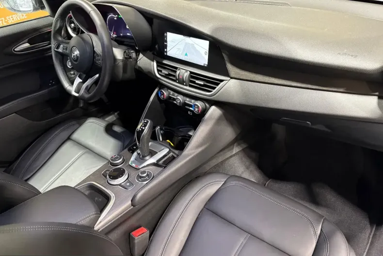 Alfa Romeo Giulia din 2023 cu 18.500 km - oferta ALF206985 - foto 18