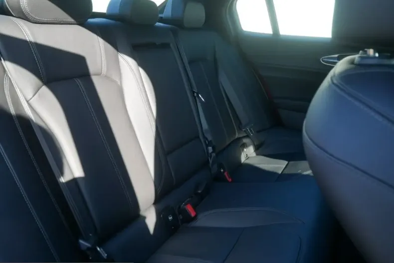 Alfa Romeo Giulia din 2023 cu 10.010 km - oferta ALF206986 - foto 15