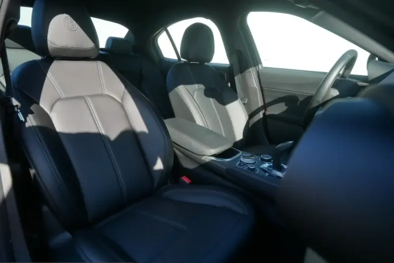 Alfa Romeo Giulia din 2023 cu 10.010 km - oferta ALF206986 - foto 17