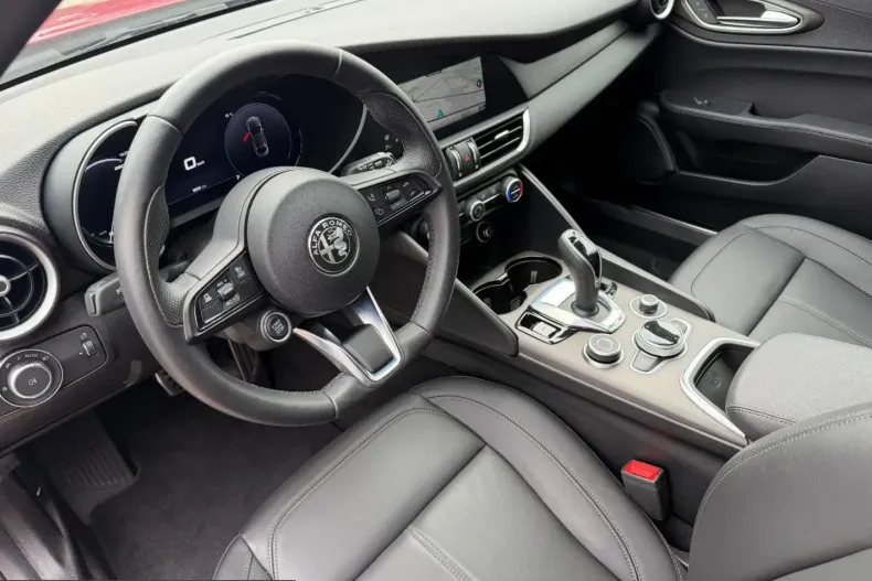 Alfa Romeo Giulia din 2023 cu 8.800 km - oferta ALF206987 - foto 16