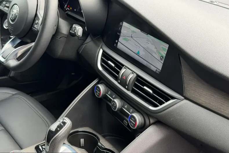 Alfa Romeo Giulia din 2023 cu 8.800 km - oferta ALF206987 - foto 28