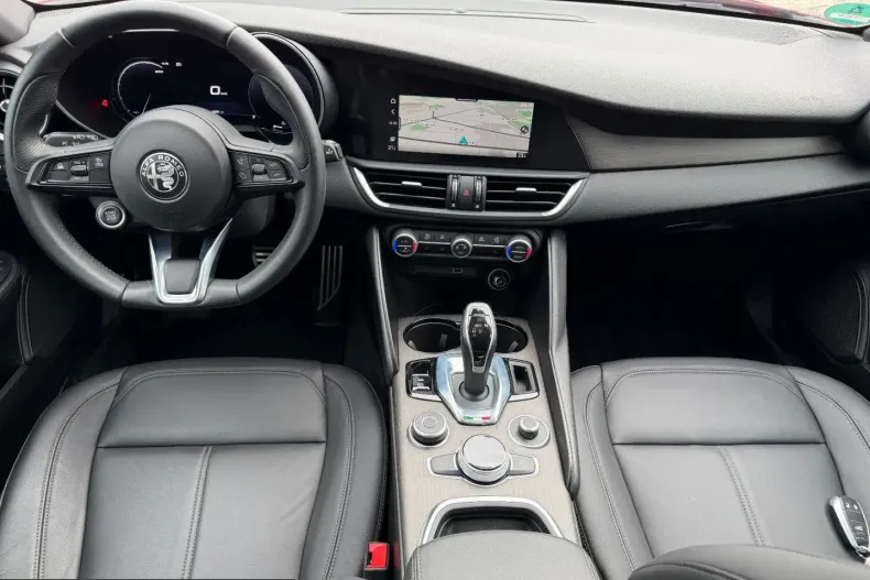 Alfa Romeo Giulia din 2023 cu 8.800 km - oferta ALF206987 - foto 31