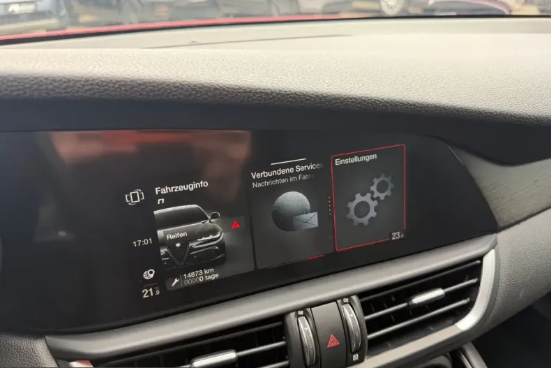 Alfa Romeo Giulia din 2023 cu 8.800 km - oferta ALF206987 - foto 44