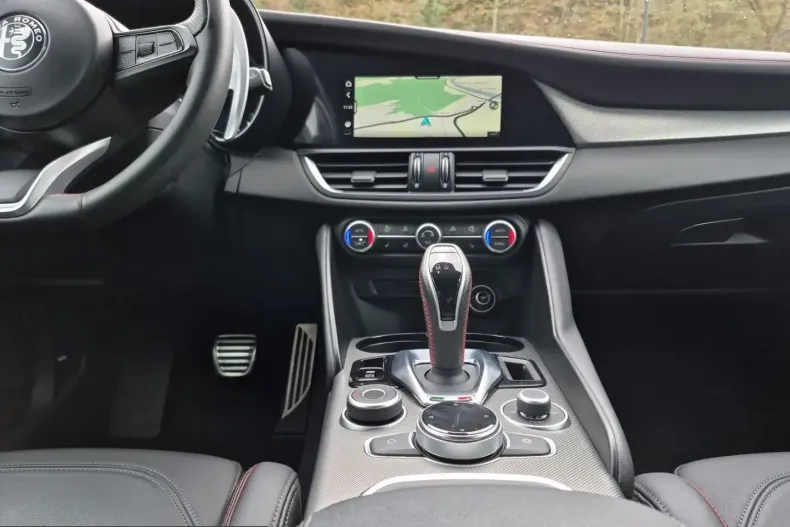 Alfa Romeo Giulia din 2023 cu 15.500 km - oferta ALF206989 - foto 11