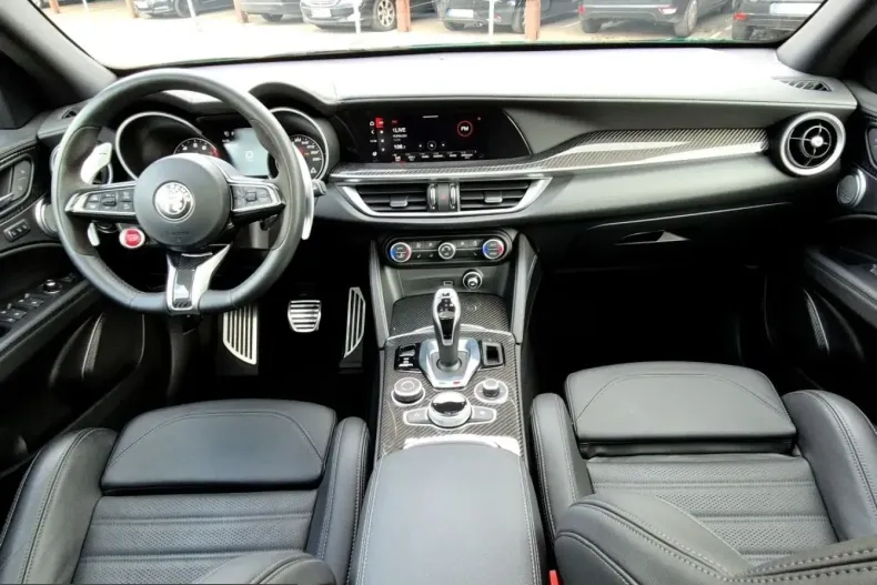 Alfa Romeo Stelvio din 2023 cu 12.868 km - oferta ALF206999 - foto 9