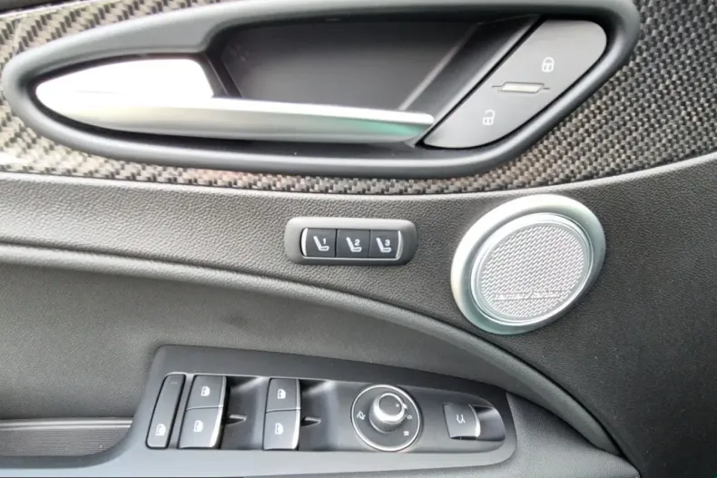 Alfa Romeo Stelvio din 2023 cu 12.868 km - oferta ALF206999 - foto 13