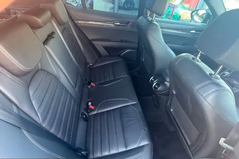 Alfa Romeo Stelvio din 2023 cu 32.300 km - oferta ALF207000 - foto 11