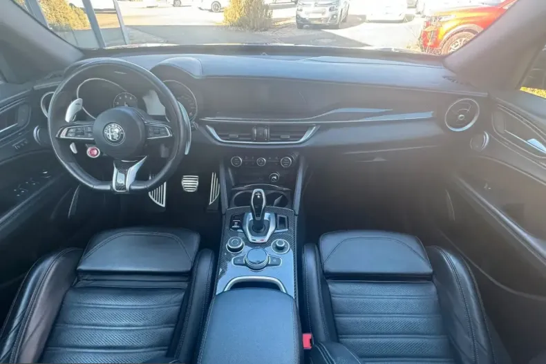 Alfa Romeo Stelvio din 2023 cu 32.300 km - oferta ALF207000 - foto 12