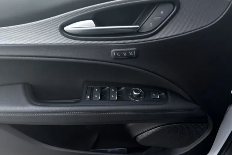 Alfa Romeo Stelvio din 2024 cu 42.808 km - oferta ALF207001 - foto 10