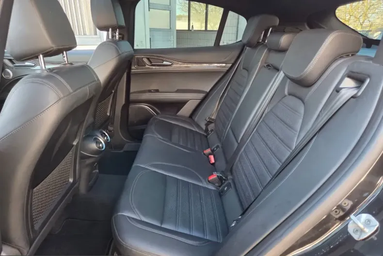 Alfa Romeo Stelvio din 2023 cu 19.850 km - oferta ALF207002 - foto 13