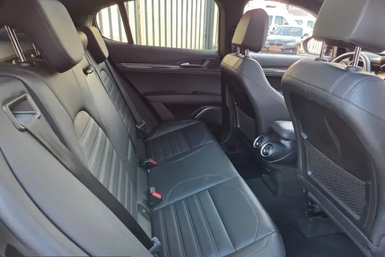 Alfa Romeo Stelvio din 2023 cu 19.850 km - oferta ALF207002 - foto 14