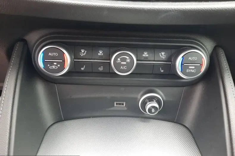 Alfa Romeo Stelvio din 2024 cu 34.465 km - oferta ALF207007 - foto 27