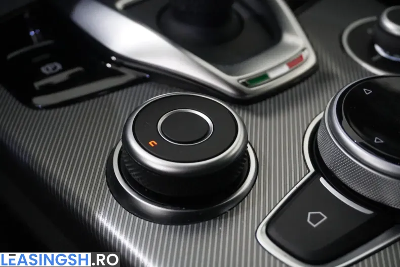 Alfa Romeo Stelvio din 2024 cu 49.990 km - oferta ALF207011 - foto 36