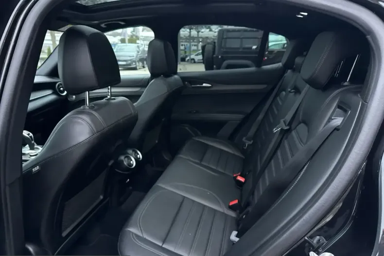 Alfa Romeo Stelvio din 2023 cu 32.833 km - oferta ALF207014 - foto 7