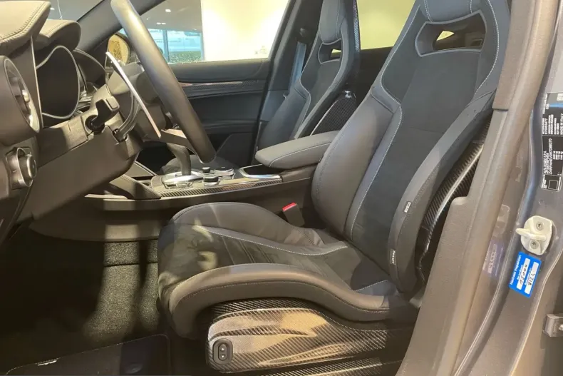 Alfa Romeo Stelvio din 2023 cu 6.500 km - oferta ALF207015 - foto 5