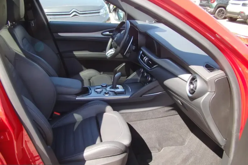 Alfa Romeo Stelvio din 2024 cu 3.040 km - oferta ALF207019 - foto 6