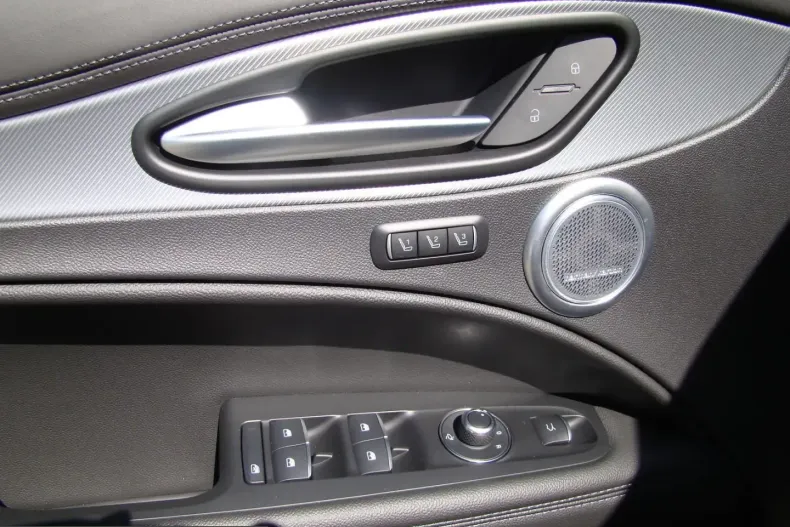 Alfa Romeo Stelvio din 2024 cu 3.040 km - oferta ALF207019 - foto 17