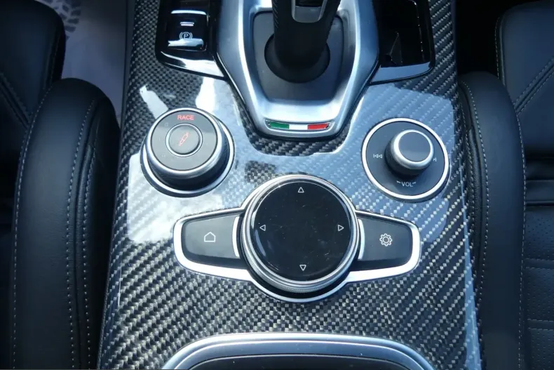 Alfa Romeo Stelvio din 2023 cu 22.545 km - oferta ALF207020 - foto 17