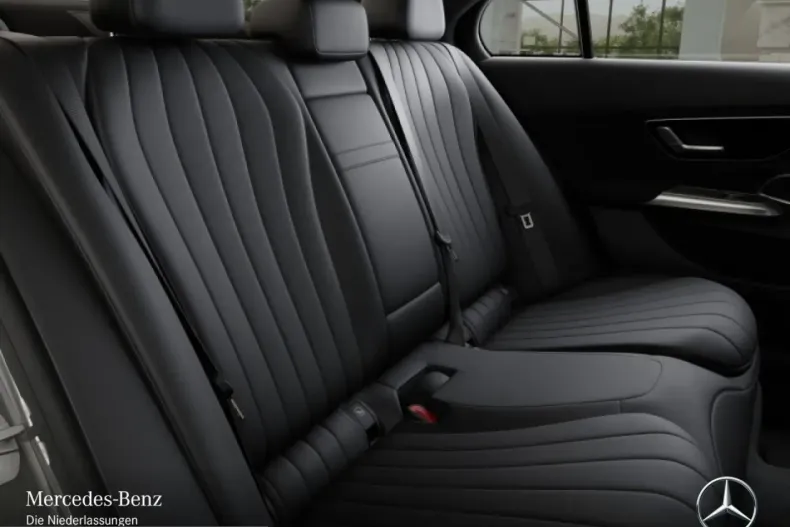 Mercedes-Benz E 200 (Clasa E) din 2024 cu 15.994 km - oferta MER207025 - foto 12