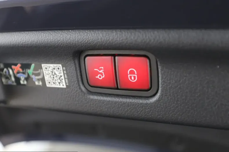 Mercedes-Benz C 43 AMG (Clasa C) din 2024 cu 23.900 km - oferta MER207031 - foto 23