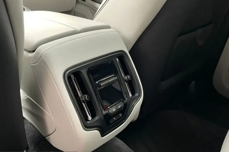 Aston Martin DBX din 2024 cu 29.999 km - oferta AST207053 - foto 15