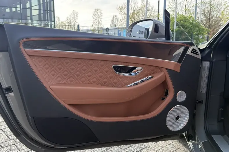 Bentley Continental GTC din 2023 cu 47.330 km - oferta BEN207058 - foto 13