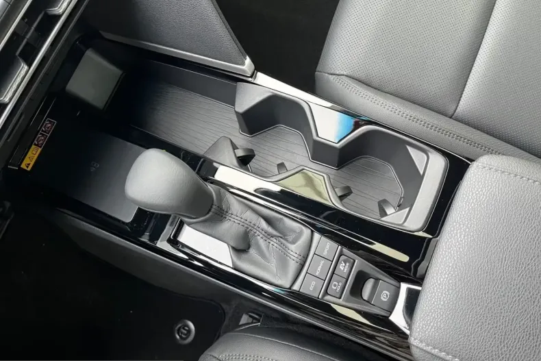 Toyota Camry din 2025 cu 15 km - oferta TOY207072 - foto 10