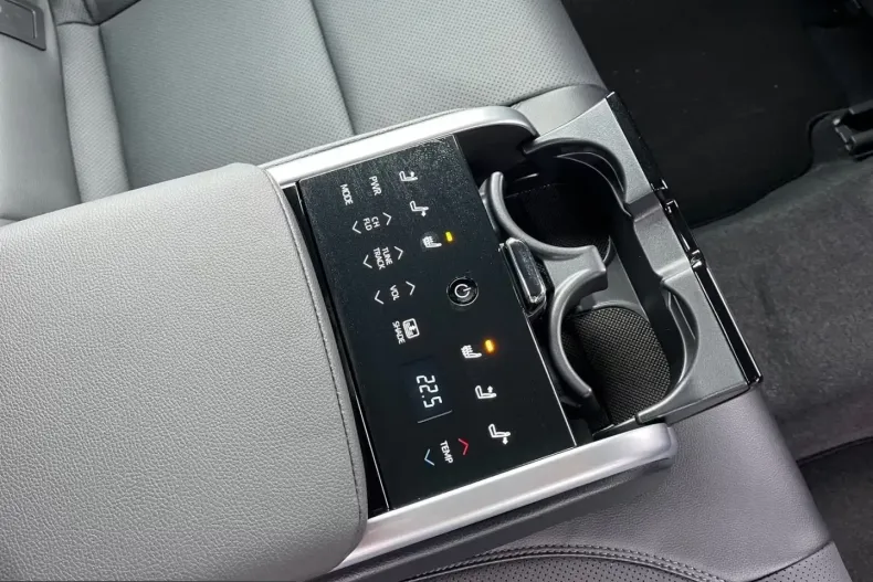 Toyota Camry din 2025 cu 15 km - oferta TOY207072 - foto 11