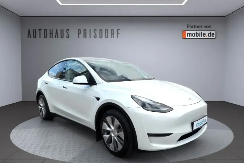 Tesla Model Y din 2023 cu 48.487 km - oferta TES207081 - foto 1