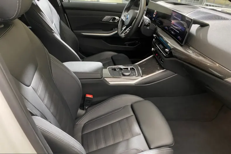 BMW 330 (Seria 3) din 2024 cu 22.841 km - oferta BMW207091 - foto 12