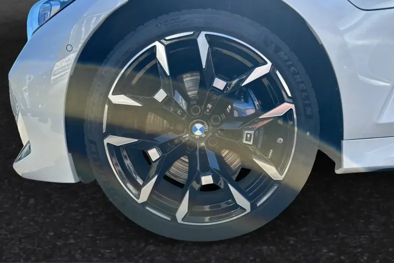 BMW 330 (Seria 3) din 2024 cu 7.100 km - oferta BMW207093 - foto 5