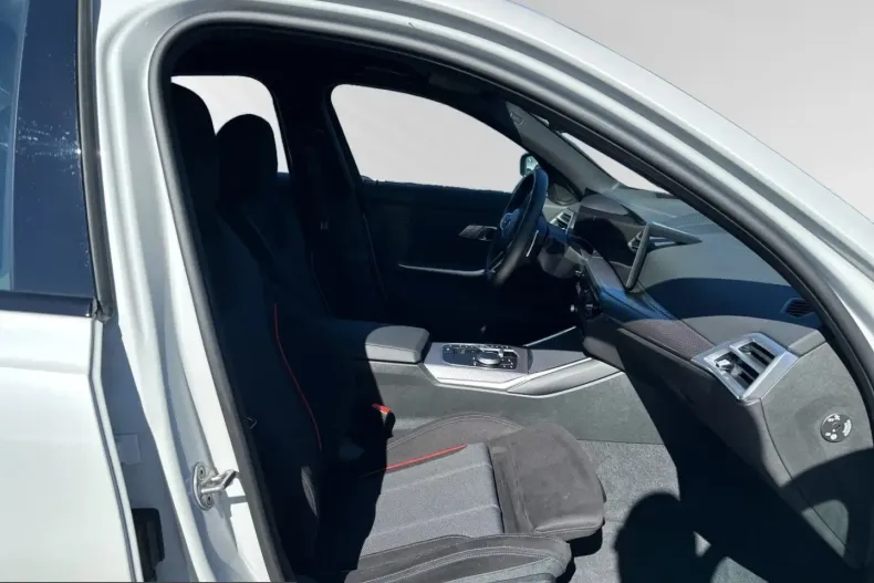 BMW 330 (Seria 3) din 2024 cu 7.100 km - oferta BMW207093 - foto 9