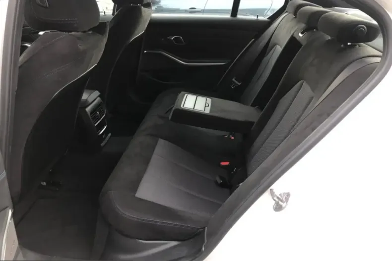 BMW 330 (Seria 3) din 2025 cu 29.987 km - oferta BMW207095 - foto 14