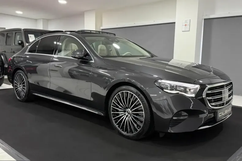 Mercedes-Benz E 400 (Clasa E) din 2023 cu 74.433 km - oferta MER207103 - foto 6