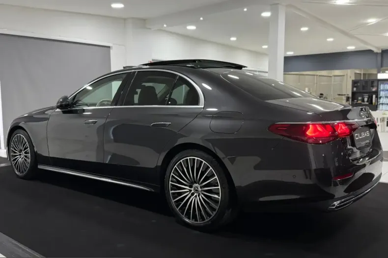 Mercedes-Benz E 400 (Clasa E) din 2023 cu 74.433 km - oferta MER207103 - foto 13