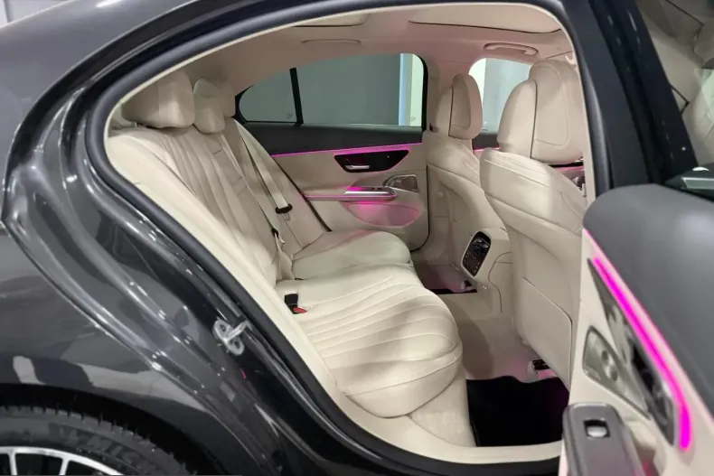 Mercedes-Benz E 400 (Clasa E) din 2023 cu 74.433 km - oferta MER207103 - foto 33