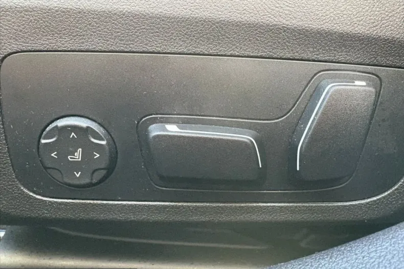 BMW 330 (Seria 3) din 2024 cu 12.671 km - oferta BMW207109 - foto 14