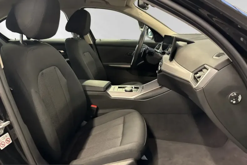 BMW 330 (Seria 3) din 2024 cu 27.200 km - oferta BMW207114 - foto 9