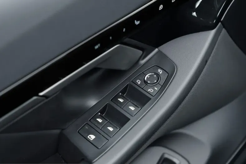 BMW 530 (Seria 5) din 2024 cu 9.600 km - oferta BMW207122 - foto 25