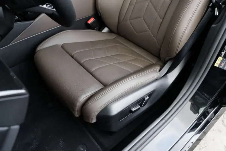 BMW 530 (Seria 5) din 2024 cu 9.600 km - oferta BMW207122 - foto 28