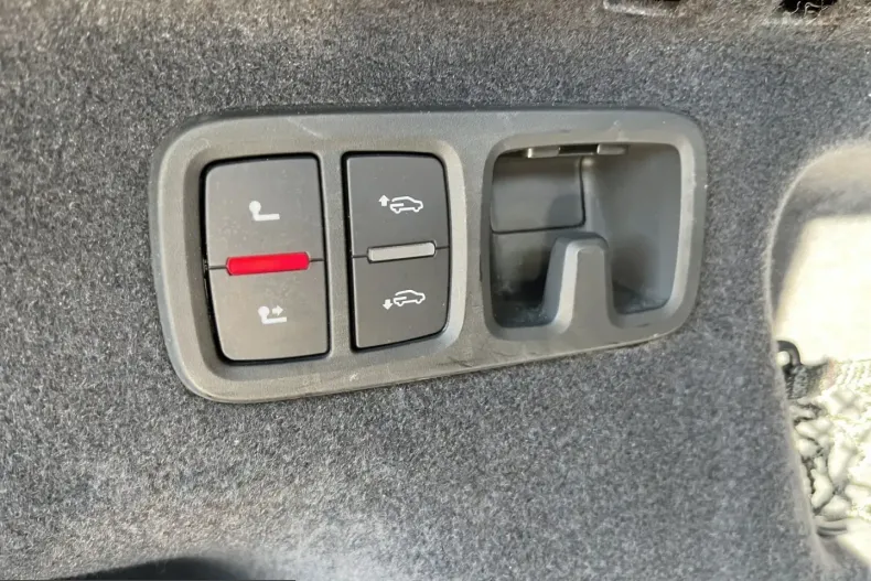 Audi Q8 din 2023 cu 70.332 km - oferta AUD207129 - foto 16