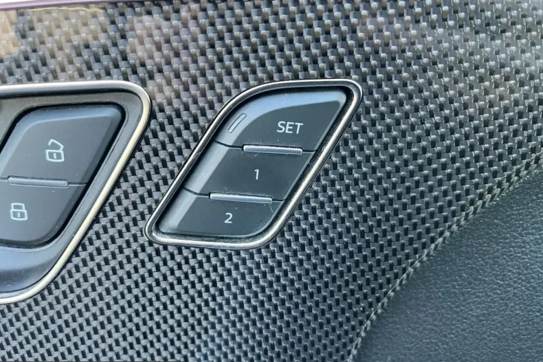 Audi Q8 din 2023 cu 70.332 km - oferta AUD207129 - foto 20