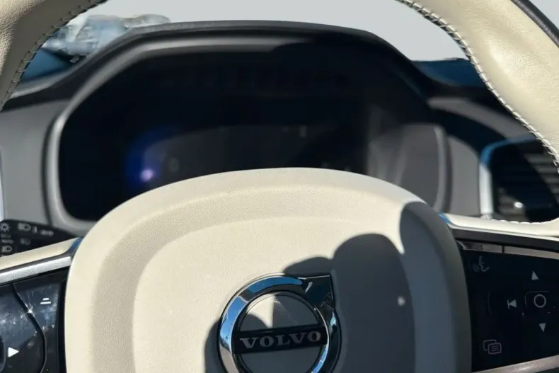 Volvo XC90 din 2024 cu 32.112 km - oferta VOL207130 - foto 13