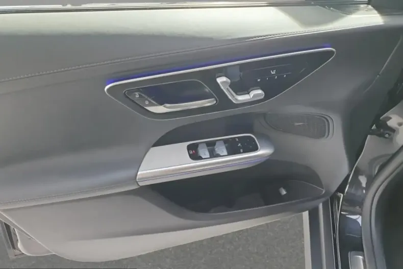 Mercedes-Benz GLC 300 (Clasa GLC) din 2025 cu 11.300 km - oferta MER207142 - foto 16