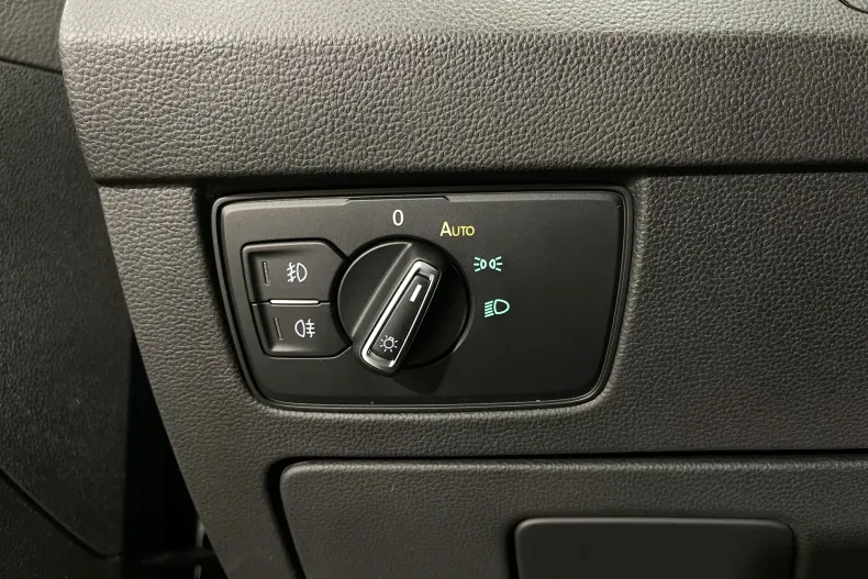 Volkswagen Passat din 2021 cu 48.924 km - oferta VOL207152 - foto 23