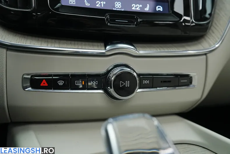 Volvo XC60 din 2021 cu 119.000 km - oferta VOL207167 - foto 36