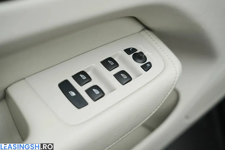 Volvo XC60 din 2021 cu 119.000 km - oferta VOL207167 - foto 38