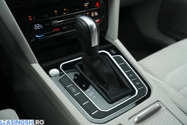 Volkswagen Passat din 2021 cu 143.000 km - oferta VOL207171 - foto 35