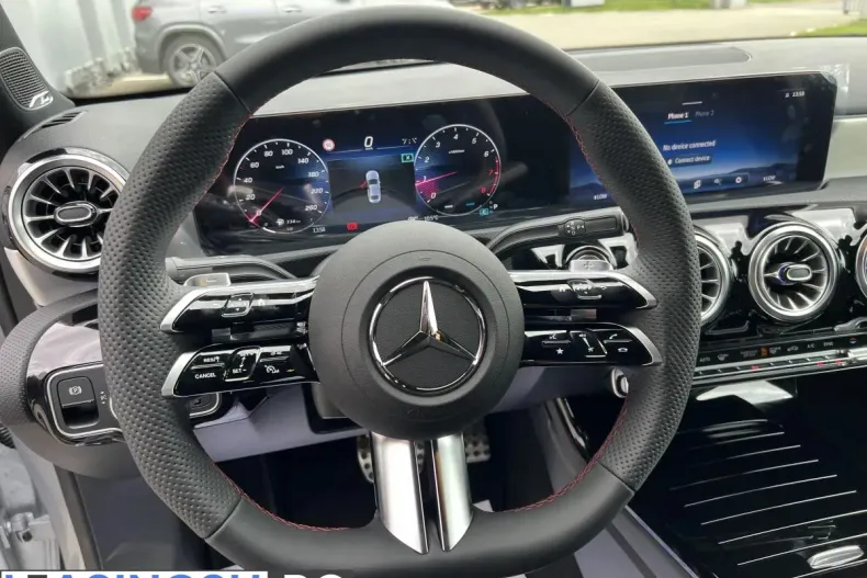 Mercedes-Benz A 200 (Clasa A) din 2023 cu 19.277 km - oferta MER207176 - foto 11